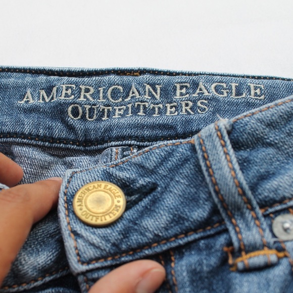 EMBROIDERED AMERICAN EAGLE JEAN SHORTS - Picture 3 of 6